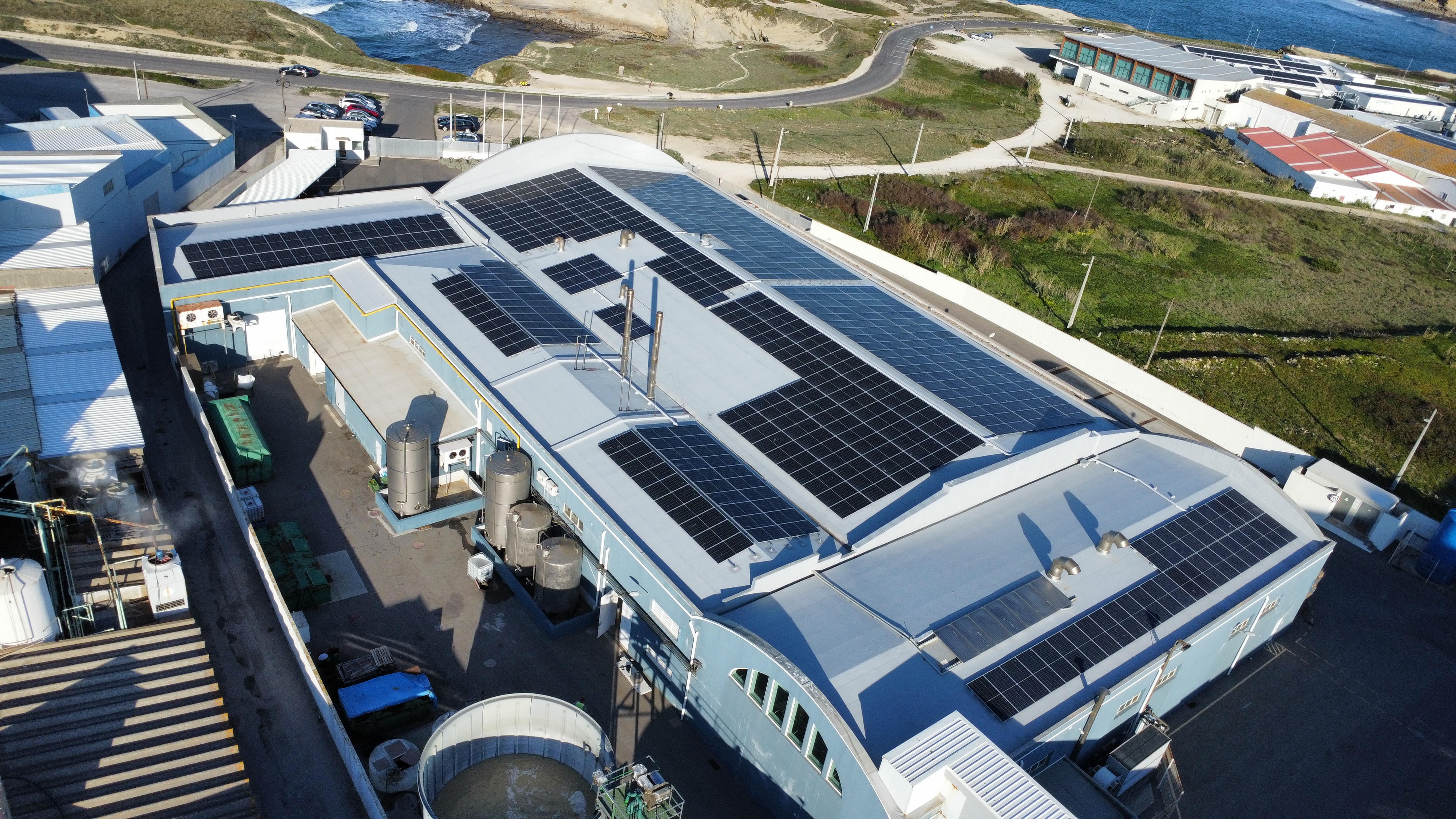 Painéis fotovoltaicos nas coberturas da South Atlantic